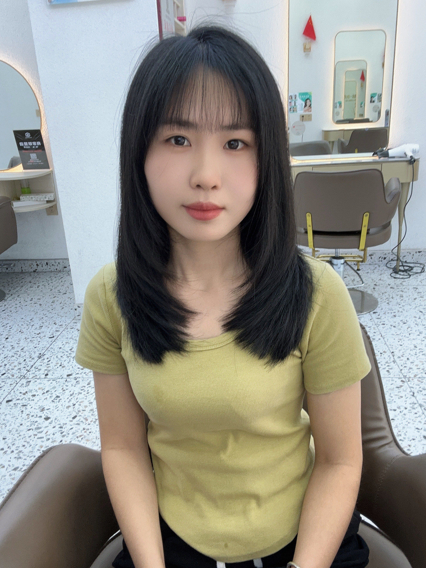 修脸减龄发型 女生中长发发型