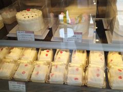 -红宝石·鲜奶小方·海派西点房(南丹店)