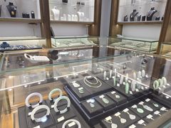 -品真阁华夏典当行(四通桥店)