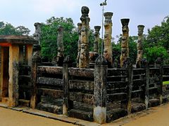 -波隆纳鲁沃古城皇家宫殿