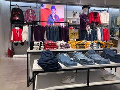 -美特斯邦威(新天地购物中心店)