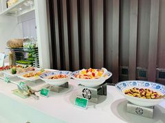 自助取餐区-亚洲国际大酒店·云顶阁旋转自助餐厅