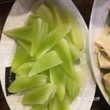 小吃货探店人气火锅店[调皮]唇辣号北苑店