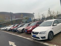 -融创茂-停车场