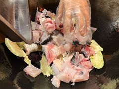 -小火炕铁锅炖鱼
