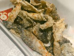 椒盐炸鱼皮-行家海鲜火锅酒家(静安寺店)