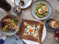 牛油果煮蛋吐司-RAC BAR(安福路店)