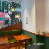 中国邮政开的咖啡店可盖各种纪念章甜点点了抹茶和北海道冰淇淋