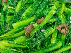 油麦菜炒鹅杂-大眼强五杯鹅·桑拿鸡煲