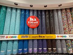 -m豆巧克力世界(上海世茂广场店)