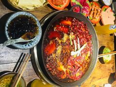 -四小区火锅·巷子里的重庆火锅(花照壁店)