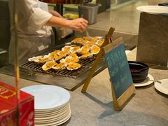 蒜蓉烤生蚝-前海华侨城JW万豪酒店·都会尚膳自助餐厅·牛排海鲜酒水畅飨