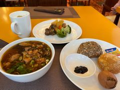 -上海西藏大厦万怡酒店Momo Cafe(徐汇店)