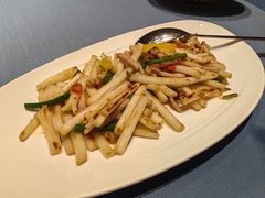 花生芽炒爽肉-宴周康·精致江浙菜(周浦店)