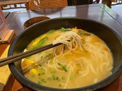 -银米·云南传统过桥米线(双廊黑金冠店)