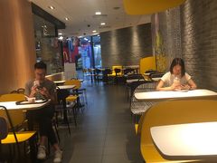 大堂-麦当劳(广州新港东路第二分店)