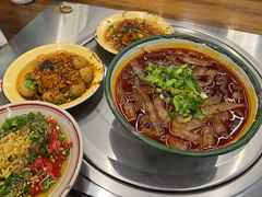 -拈签一笑黄牛肉辣卤串串