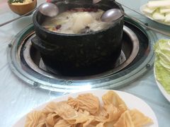 -南渝食府.墨脱石锅松茸鸡