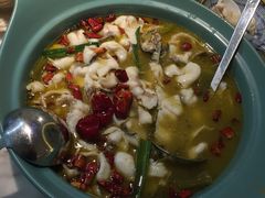 老坛酸菜鱼-周渝食惦·酸菜鱼精致川菜(横岗店)
