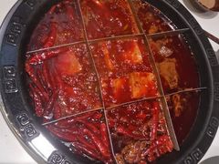 -卤校长老火锅(杨家坪直营店)