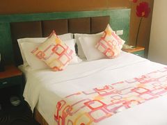 -泸州泸舍酒店(江阳区水井沟步行街店)