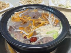 -九寨特色牦牛肉汤锅 羊肉汤锅