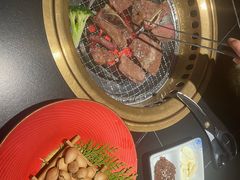 -山川小町·极番烧肉(新地假日广场店)