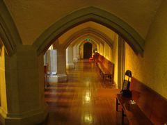 大堂一层南侧回廊-沐恩堂