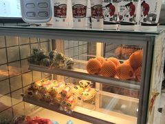 面包甜点陈列柜-沪上阿姨·精选茶饮(万新村店)