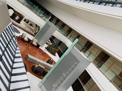 -上海滴水湖皇冠假日酒店