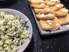 -茅草房·河畔园林火锅