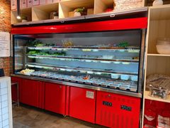 自助取餐区-小熊纪称盘麻辣烫
