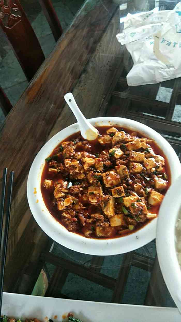 杨府家宴-"在靠玉洱路的巷子里面一点,一幢独立的三层.