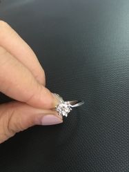 -威德钻石-克拉钻大本营(南京东路店)