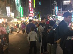 -六合夜市