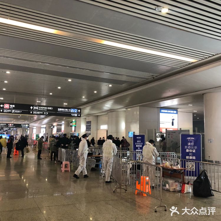 我只是来接人的，都被问了好几次。大家大包小包的