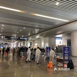 我只是来接人的，都被问了好几次。大家大包小包的