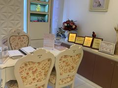 -爱的果实月嫂育婴师(世纪东方店)