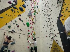 -问山MountQuest攀岩馆