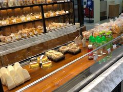 面包甜点陈列柜-莉莲蛋挞(大华悦沢书店)