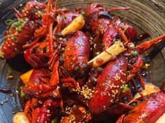 -肥肥虾庄·金牌油焖大虾(汉街SKP店)