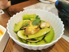 藤椒蛤蜊烩丝瓜-渔语鱼新川菜Bistro(万象天地店)