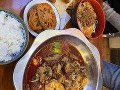 -爆炸头阿姨小四川正宗川味小吃(无任何分店)