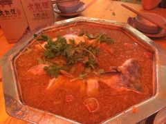 -野山舂·贵州现舂酸汤火锅(鸿通城店)