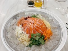 中式鱼生捞起三文鱼腩-渔文乐·海鲜大排档(壹品总店)