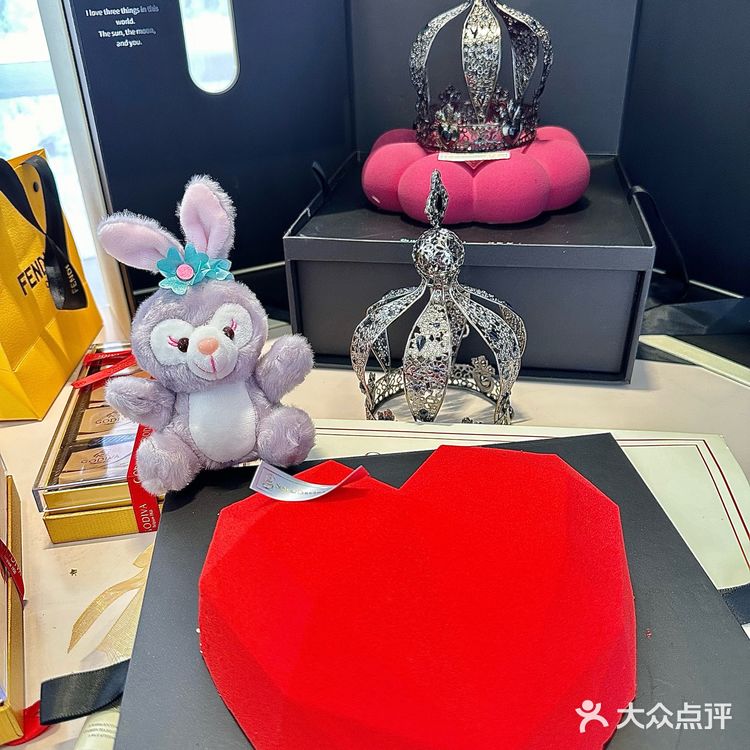 闺蜜生日定了三与叁山的蛋糕 收到成品瞬间被惊艳了