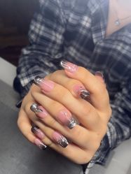 -小黑瓶美甲美睫