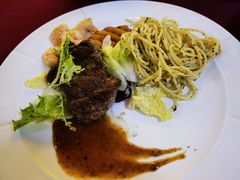香煎菲力牛排配黑椒汁-红房子西菜馆(淮海中路店)