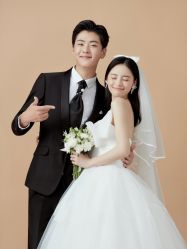 -至臻微拉婚纱摄影