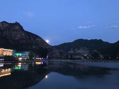 -百里峡七彩艺术小镇